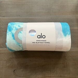 Alo Yoga - Grounded No-Slip Mat Towel